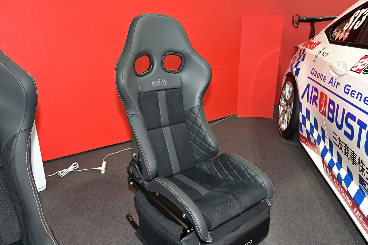 話題のドリキン土屋圭市コラボモデルも シートメーカーの老舗 ブリッド から新作が続々登場 大阪オートメッセ22 画像23 Auto Messe Web カスタム アウトドア 福祉車両 モータースポーツなどのカーライフ情報が満載