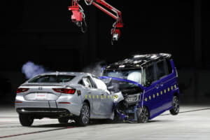 【画像】「事故ったら軽は危ない」は昔の話！　最新軽自動車が誇る安全っぷりと「５つ星評価」の４台とは 〜 画像25