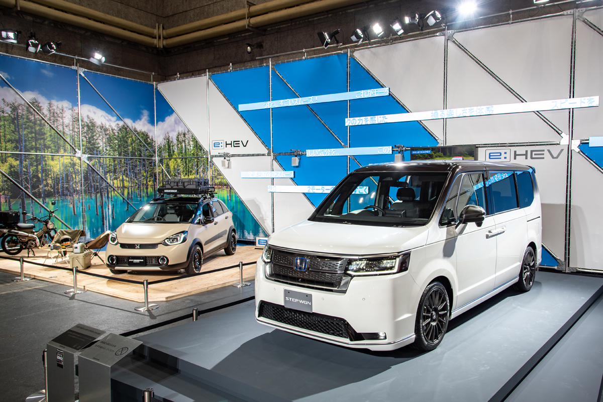 最新ステップワゴンがカスタム仕様で登場 アウトドアやヒルクライムなど ホンダらしさ あふれる展示にワクワク 大阪オートメッセ22 カスタム アウトドア 福祉車両 モータースポーツなどのカーライフ情報が満載 Auto Messe Web