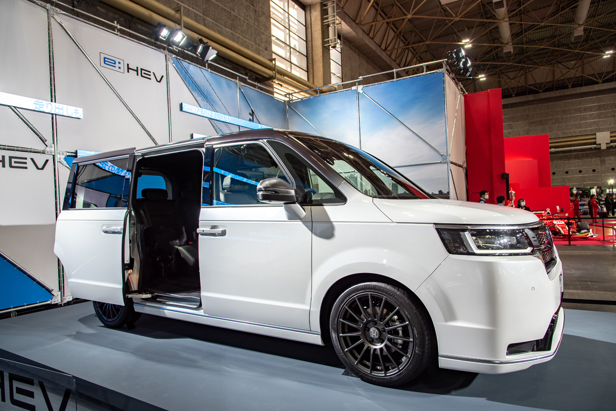 最新ステップワゴンがカスタム仕様で登場 アウトドアやヒルクライムなど ホンダらしさ あふれる展示にワクワク 大阪オートメッセ22 カスタム アウトドア 福祉車両 モータースポーツなどのカーライフ情報が満載 Auto Messe Web