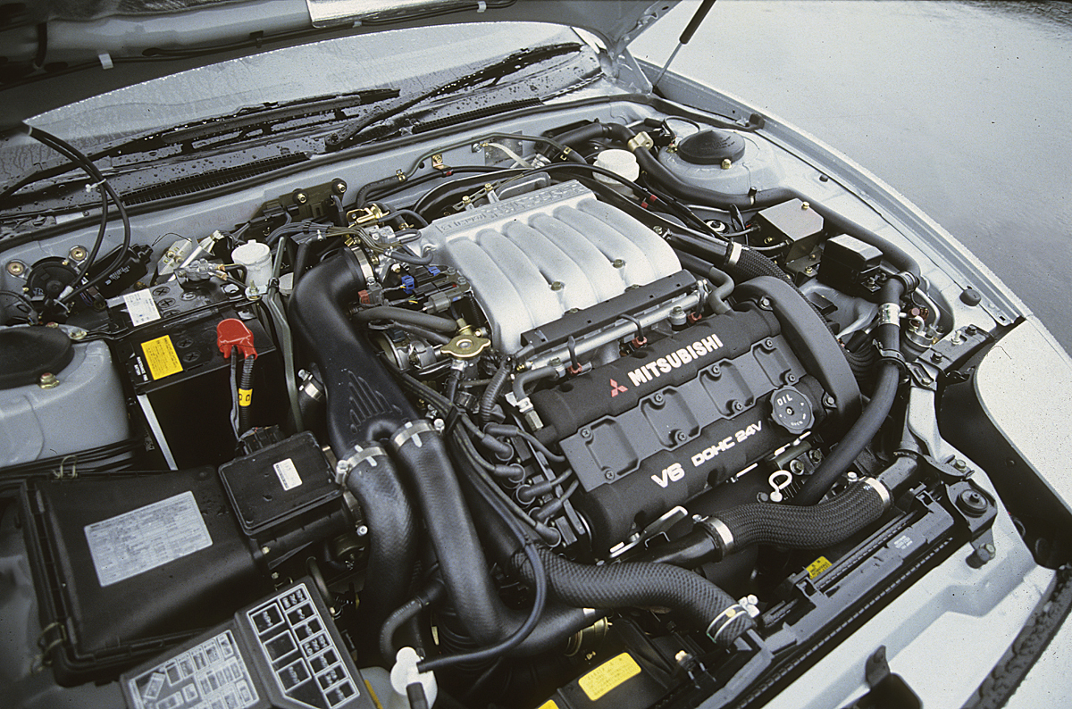 6G72型3L V6DOHCツインターボエンジン