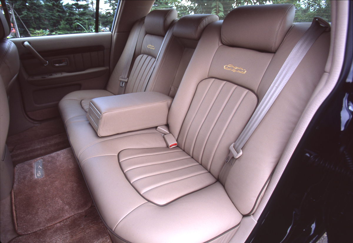 トヨタ１億台達成記念車 観音開きの トヨタ オリジン は本気すぎる１台だった 画像6 Auto Messe Web カスタム アウトドア 福祉車両 モータースポーツなどのカーライフ情報が満載