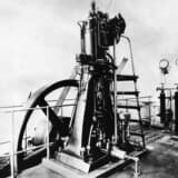 1892年にルドルフ・ディーゼルが発明したディーゼルエンジン第一号