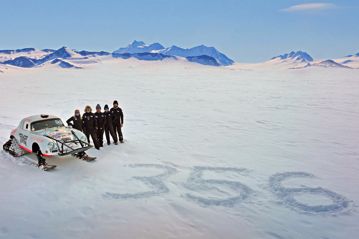 2021年12月に南極で356マイルを走破した