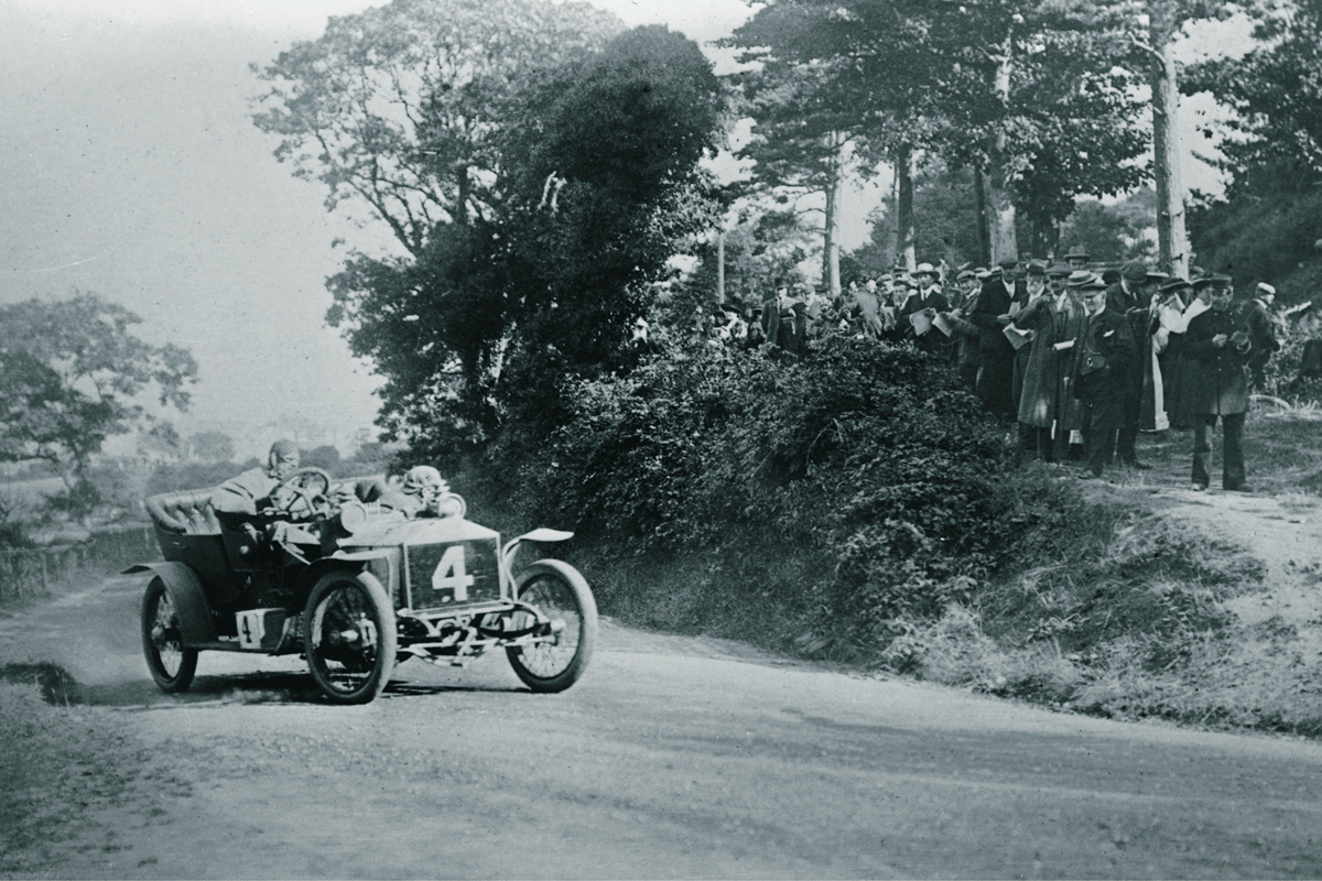 1906年のマン島レースを走る20HP