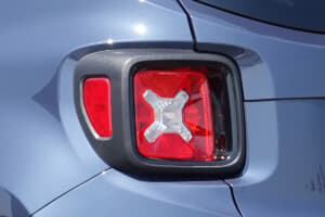 オシャレなアウトドアには映え系クルマが必須 女子に乗ってもらいたい輸入コンパクトカー５選 カスタム アウトドア 福祉車両 モータースポーツなどのカーライフ情報が満載 Auto Messe Web