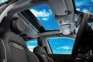 オシャレなアウトドアには映え系クルマが必須 女子に乗ってもらいたい輸入コンパクトカー５選 カスタム アウトドア 福祉車両 モータースポーツなどのカーライフ情報が満載 Auto Messe Web