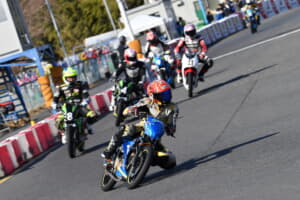 普通車にも積めるのがバイクの強み 王道ハイエース以外にもあった意外な トランポ とは カスタム アウトドア 福祉車両 モータースポーツなどのカーライフ情報が満載 Auto Messe Web 普通車にも積めるのがバイクの強み 王道ハイエース以外にもあった意外な トランポ とは カスタム アウトドア 福祉車両 モータースポーツなどのカーライフ情報が満載 Auto Messe Web
