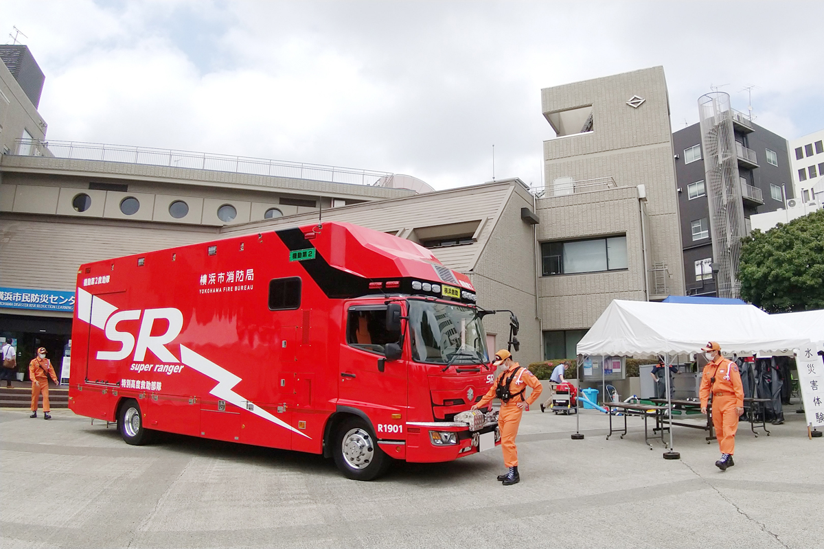 横浜のスーパーレンジャーが使っている機動第2救助工作車