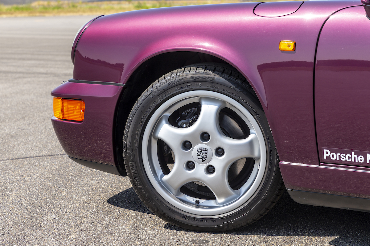 ポルシェなら 992 より 964 が絶対に買い 価格高騰でも30年前の空冷モデルがオススメな理由とは 画像11 Auto Messe Web カスタム アウトドア 福祉車両 モータースポーツなどのカーライフ情報が満載