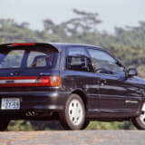 【画像】「シルビア」よりも速かったトヨタ「スターレット」90年代若者の「アオハル」だった「EP82」はすごかった 〜 画像17