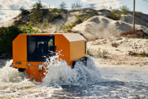ウクライナの水陸両用車 シェルプ がユニークすぎる 水に浮いたり360度旋回が可能なクルマを解説 カスタム アウトドア 福祉車両 モータースポーツなどのカーライフ情報が満載 Auto Messe Web
