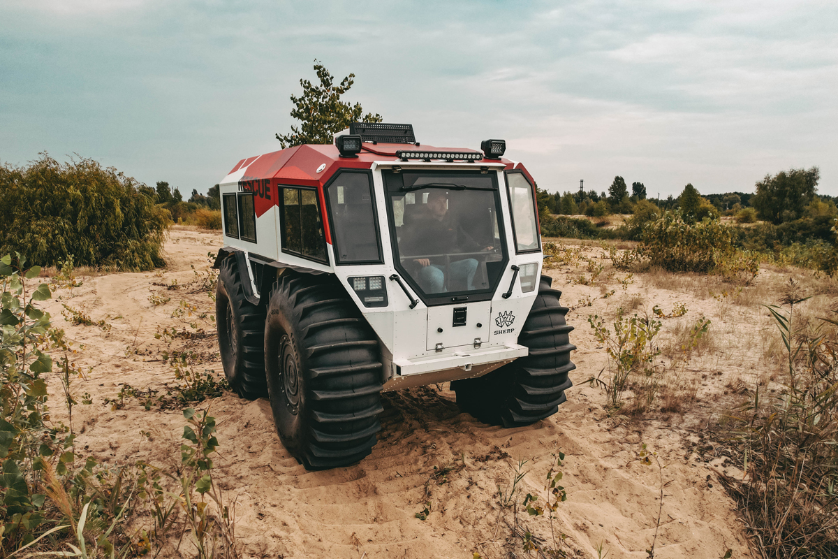 巨大なタイヤで水に浮く その場で360度旋回ok ウクライナの水陸両用車 シェルプ がユニークすぎる 画像50 Auto Messe Web カスタム アウトドア 福祉車両 モータースポーツなどのカーライフ情報が満載