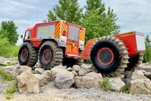 ウクライナの水陸両用車 シェルプ がユニークすぎる 水に浮いたり360度旋回が可能なクルマを解説 カスタム アウトドア 福祉車両 モータースポーツなどのカーライフ情報が満載 Auto Messe Web
