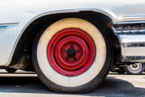 【画像】クラシックカーのタイヤ側面はなぜ白い？ 今もゴツ系SUVで人気の「ホワイト系」タイヤカスタムの歴史 〜 画像5
