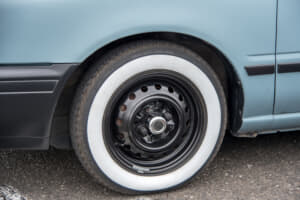 【画像】クラシックカーのタイヤ側面はなぜ白い？ 今もゴツ系SUVで人気の「ホワイト系」タイヤカスタムの歴史 〜 画像20