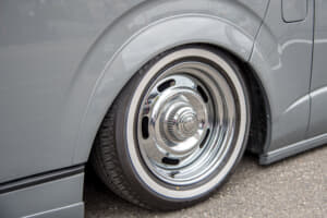 【画像】クラシックカーのタイヤ側面はなぜ白い？ 今もゴツ系SUVで人気の「ホワイト系」タイヤカスタムの歴史 〜 画像26