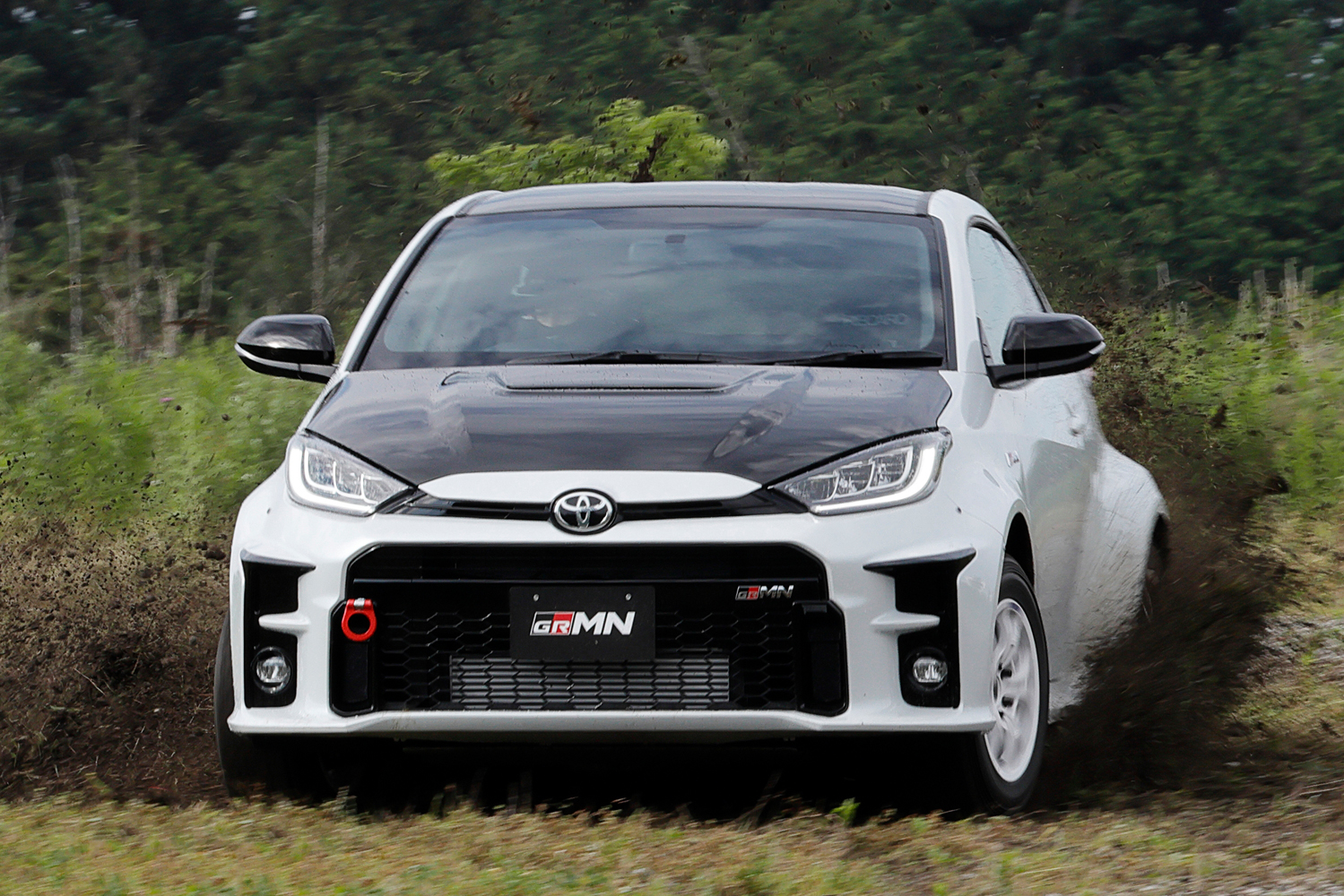 トヨタ「GRMNヤリス」をサーキットとダートコースで試す！ 限定500台が