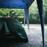 【画像】ゲリラ豪雨からテントやタープを守れ！ キャンプに行く前に知っておくべき自衛手段とは 〜 画像2