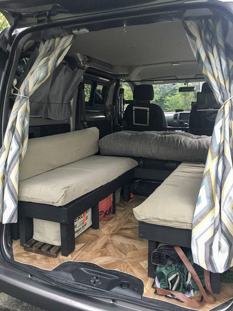 80万円の日産 Nv0バネット や キャラバン で車中泊キャンプを満喫 一瞬でどハマリしたキャンプ好きが語るバンライフの魅力 画像12 Auto Messe Web カスタム アウトドア 福祉車両 モータースポーツなどのカーライフ情報が満載