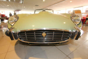 ジャガーeタイプはエンツォ フェラーリも認めた 史上最も美しいクルマだ と絶賛された1台だった カスタム アウトドア 福祉車両 モータースポーツなどのカーライフ情報が満載 Auto Messe Web ジャガーeタイプはエンツォ フェラーリも認めた 史上最も美しいクルマだ と絶賛された1台だった カスタム アウトドア 福祉車両 モータースポーツなどのカーライフ情報が満載 Auto Messe Web