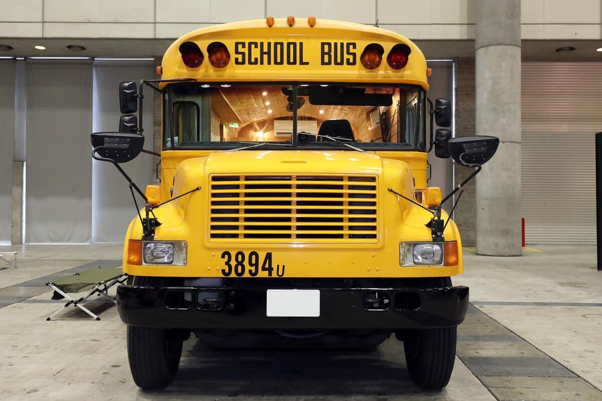 実際にアメリカで使われていたスクールバスを「バンライフ」仕様に 〜 画像7