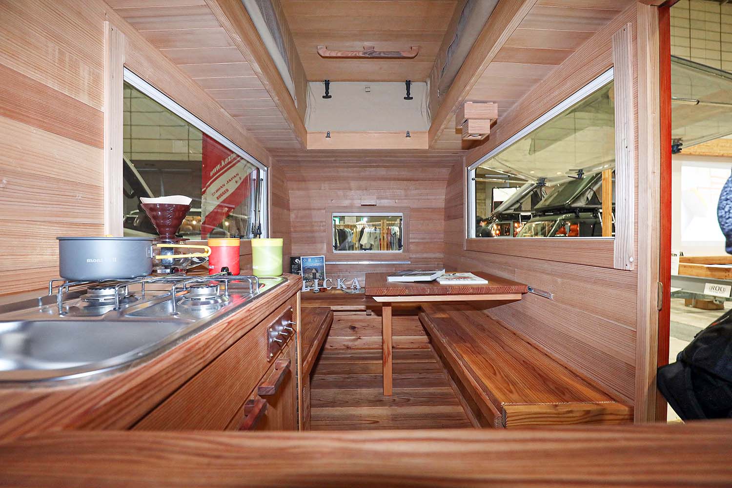 240万円からの木製キャンピングトレーラーに注目 お洒落すぎるスタイルは 曲げわっぱ の工法にあり カスタム アウトドア 福祉車両 モータースポーツなどのカーライフ情報が満載 Auto Messe Web オートメッセウェブ