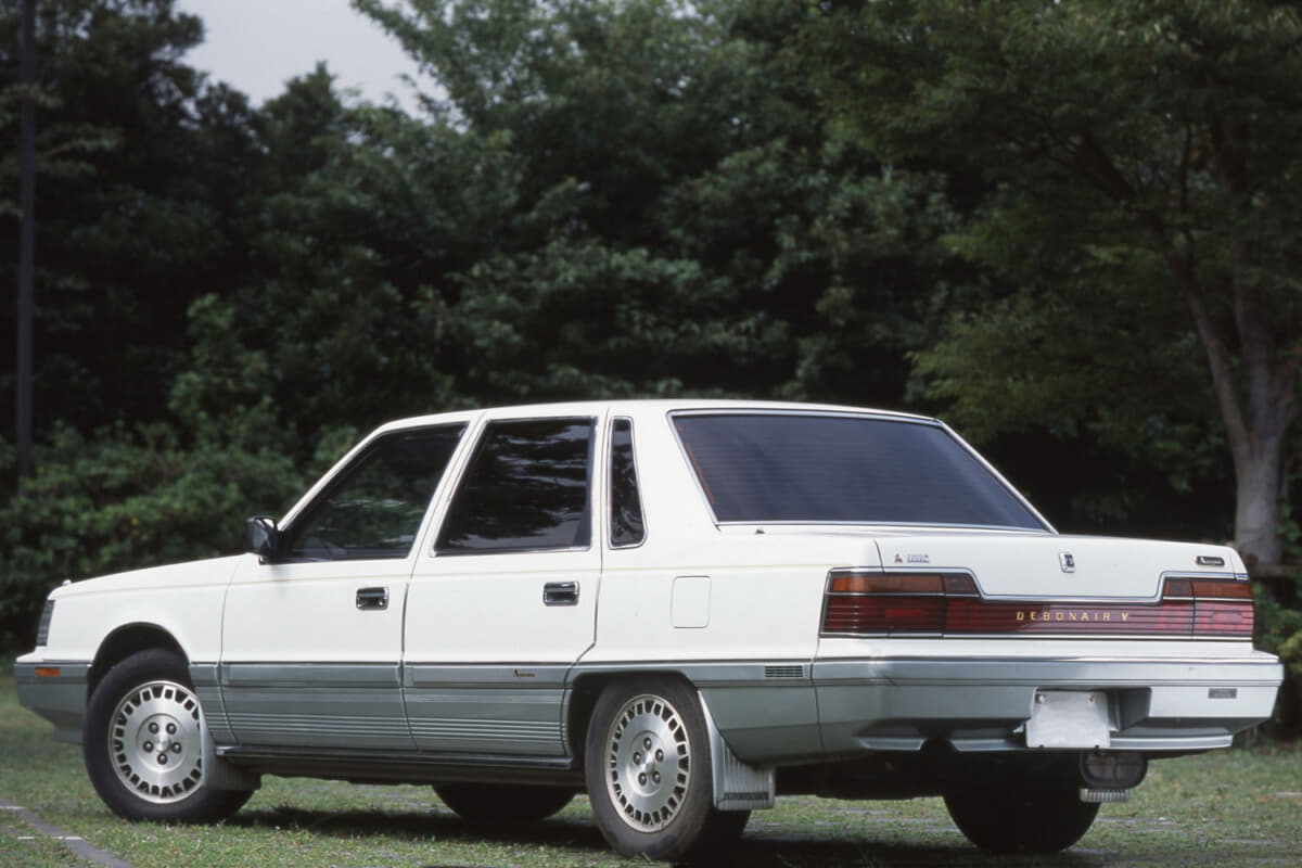 バブルだから実現した三菱とamgのコラボ デボネアv 3000 ロイヤル Amg はコスメチューンだった 画像6 Auto Messe Web カスタム アウトドア 福祉車両 モータースポーツなどのカーライフ情報が満載