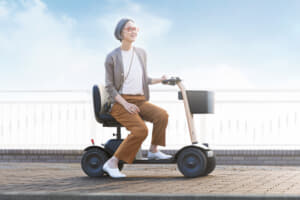 「WHILL」から次世代型電動車椅子の最新モデルが登場！ スクータータイプの「Model S」の中身とは