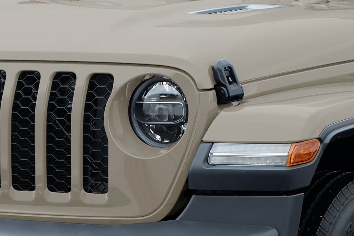 いま買うべきジープとは V6搭載のラングラーでソフトトップ仕様はもう二度と手に入らないかも リセールも期待できます 画像1 Auto Messe Web カスタム アウトドア 福祉車両 モータースポーツなどのカーライフ情報が満載