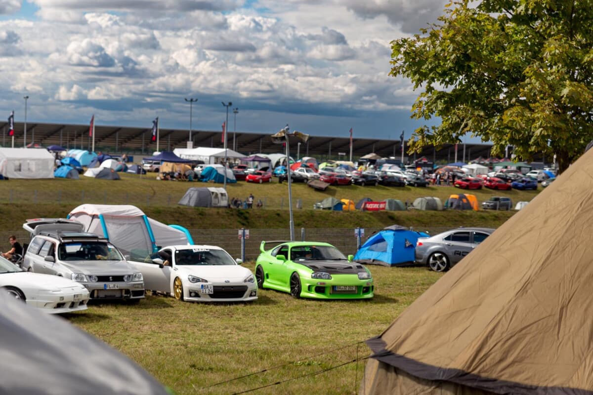 ドイツ最大級の日本車オフ会を現地レポ コスプレ に メイドカフェ 痛車 とクールジャパンな アジアアレーナ の熱気とは 画像33 Auto Messe Web カスタム アウトドア 福祉車両 モータースポーツなどのカーライフ情報が満載