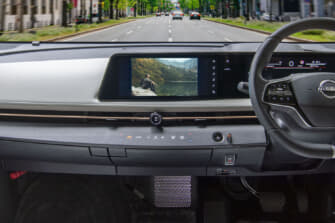 日産新型EV「アリア」オーナーに朗報！ 静かな車内で同乗者がテレビを楽しめるデータシステム「TV-KIT」が登場