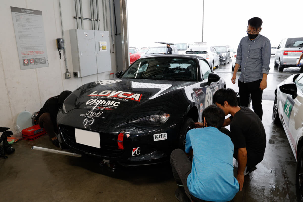 マツダファン エンデュランス に参戦 素人でも楽しい人気耐久レースに出場して分かったこととは 画像4 Auto Messe Web カスタム アウトドア 福祉車両 モータースポーツなどのカーライフ情報が満載 マツダファン エンデュランス に参戦 素人でも楽しい人気耐久レースに出場して分かったこととは 画像4 Auto Messe Web カスタム アウトドア 福祉車両 モータースポーツなどのカーライフ情報が満載