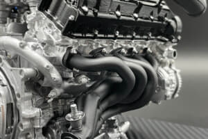 【画像】レクサス「LFA」の自然吸気V10エンジンが卓上スケールになった！ 25台限定の日下エンジニアリングの超絶技巧とは？ 〜 画像1