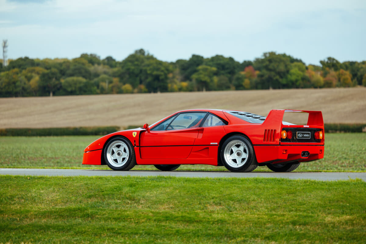 予想通りの2億4000万円！ フェラーリ「F40」は事故物件でも高値安定 