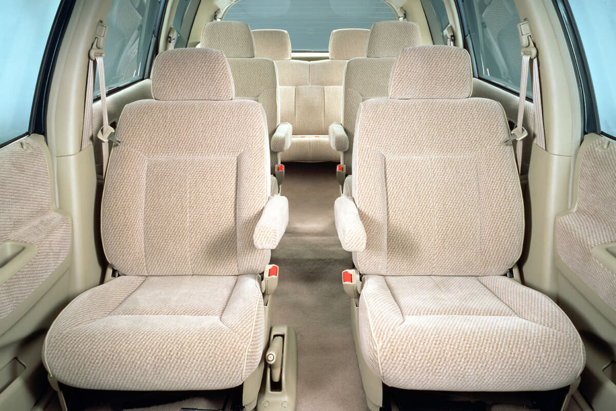 【画像ギャラリー】ミニバンの憧れ装備「キャプテンシート」のメリットとデメリットとは？ ベンチシートが便利なポイントも解説します AUTO