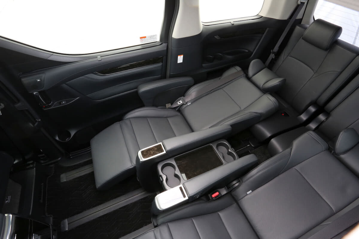 【画像ギャラリー】ミニバンの憧れ装備「キャプテンシート」のメリットとデメリットとは？ ベンチシートが便利なポイントも解説します AUTO