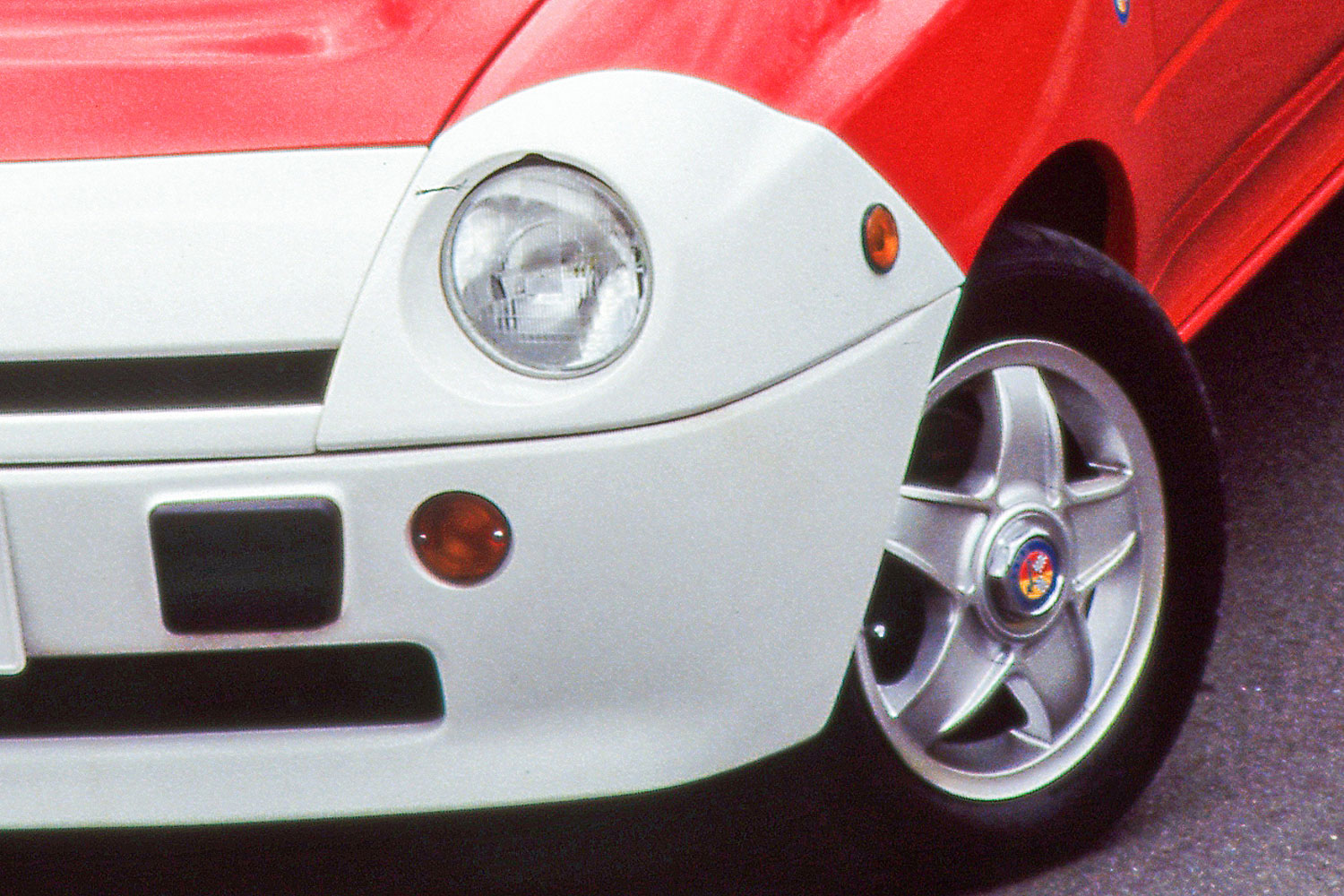 バブル末期の「アルファ ロメオ」テイストのフォード「フェスティバGTA」を覚えてる？ 攻めすぎたデザインの評価は？ AUTO MESSE