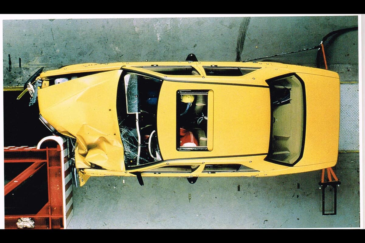 2007年製 メルセデス・ベンツ著『Safety』