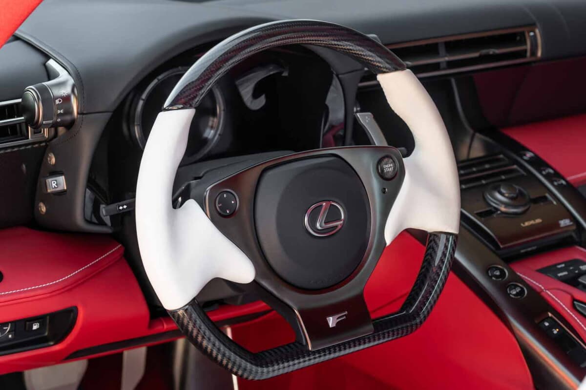 【画像ギャラリー】レクサス「LFA」が1.6億円オーバー! 走行距離75キロの新車同然奇跡の1台がアメリカで見つかりました AUTO