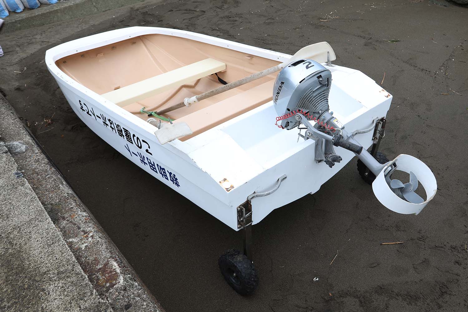 小型ボート 小船 バス釣りのバスボートにも、免許も不要！！軽トラの荷台に載ります！！ 小型ボート 小船 バス釣りのバスボートにも、免許も不要！！軽トラの