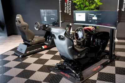 シミュレーターは、グランツーリスモ（プレステ5仕様）と、アイロック社『DRIVE-X』を導入。レーサーもトレーニングで使用するモデルでF1走行も可能だ