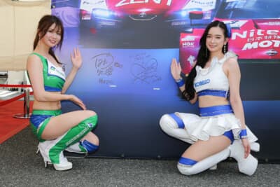 「No.39 TGR TEAM SARD」の太田 麻美さん（右）と「No.20 SHADE RACING」の椿木 りさこさん（左）