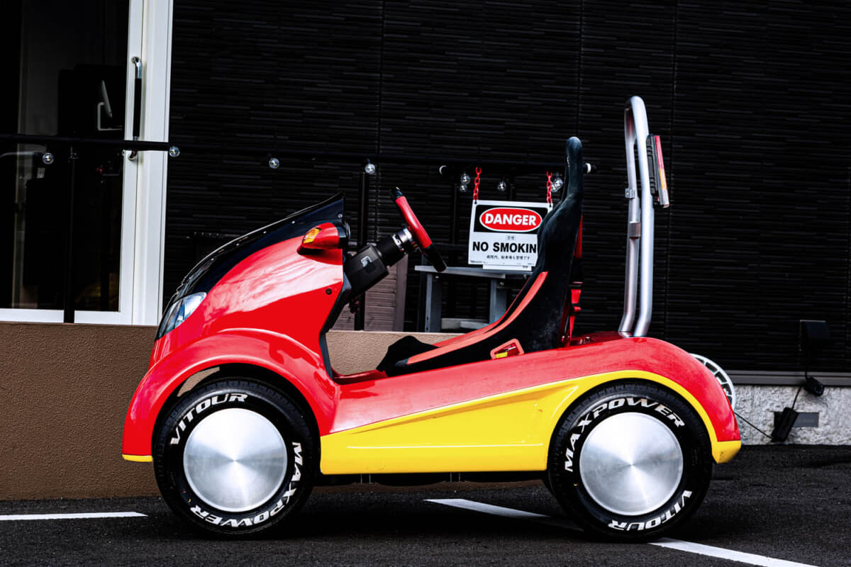 「未来のスポーツカー」のイメージをチョロQのデザイン言語に落とし込んだ「2010」