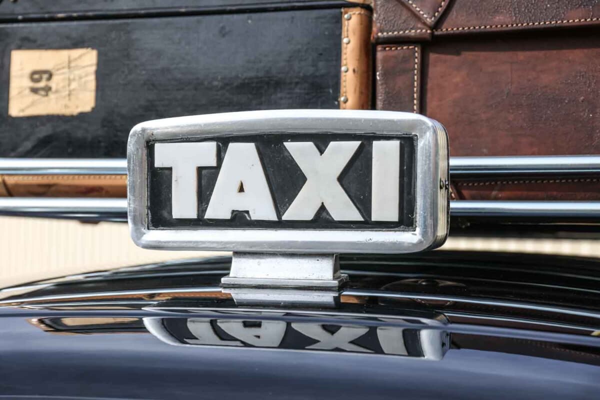 10万3500スイスフラン（邦貨換算約1676万7000円）で落札されたフィアット600ムルティプラ タクシー（C）Courtesy of RM Sotheby's