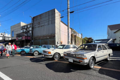 土浦の旧車愛好家クラブ「バックヤードつくば」が中心となって運営している「昭和のくるま大集合」とコラボ