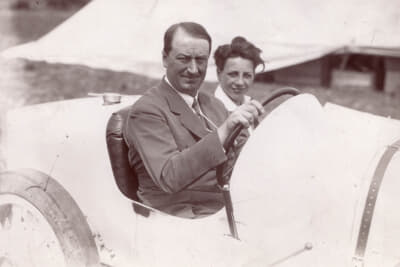 ブガッティの創業者、エットレ・ブガッティ（Ettore Bugatti）、1924年撮影