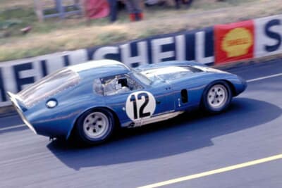 1965年にデイトナ2000km、セブリング12時間耐久などに出場したゼッケン12号車のマシン