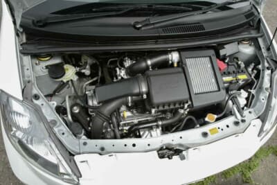搭載されるエンジンで、936ccという中途半端な排気量を持ち、133psを発生する4気筒DOHC16バルブ インタークーラーターボエンジン