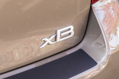 トヨタ「bB」のバッヂエンジニアリング車としてスタートしたxB